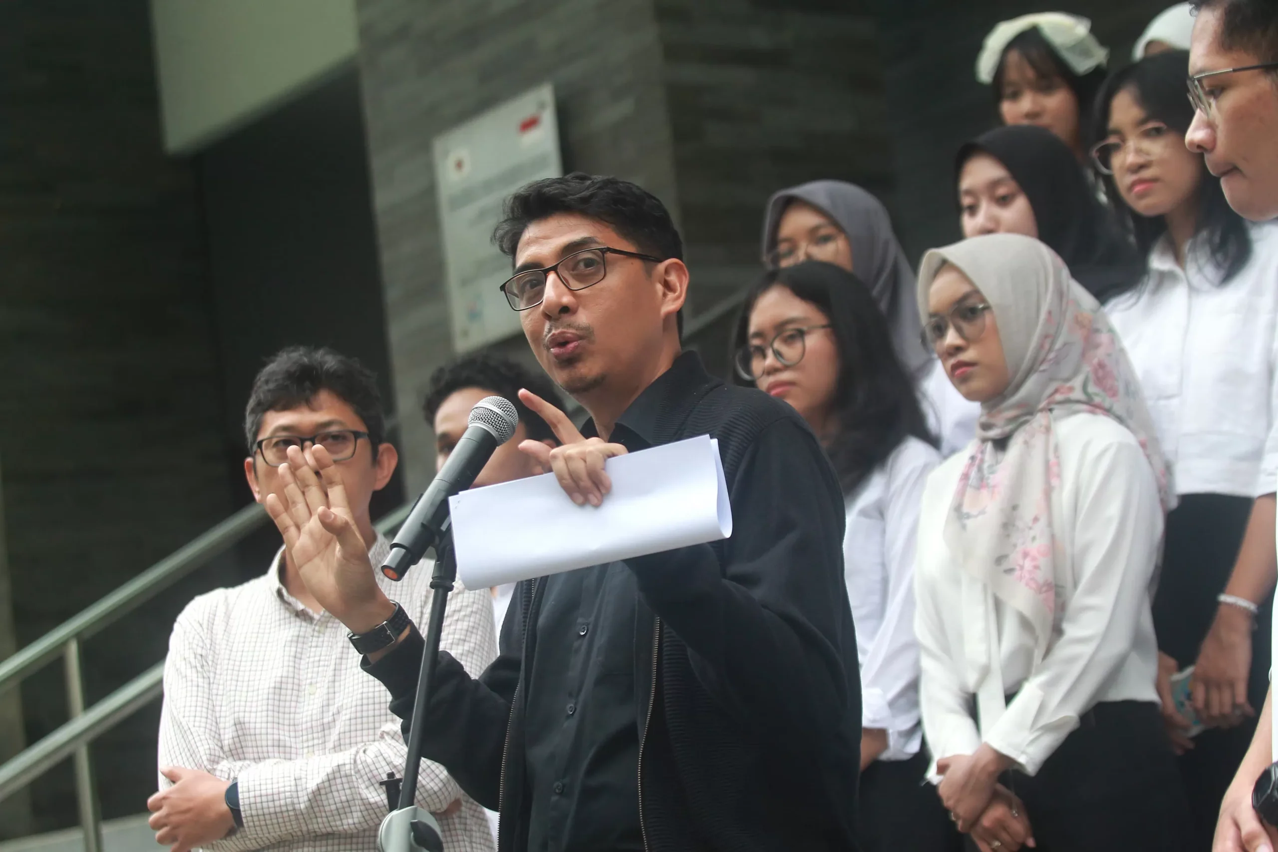 Civitas Akademika FH UGM Sebut Presiden dan DPR Khianati Konstitusi