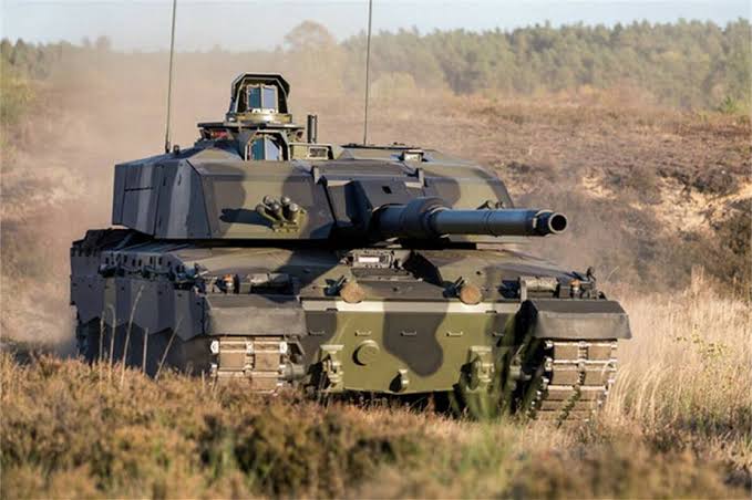 Tank Tank Inggris di Pakai Gempur Rusia