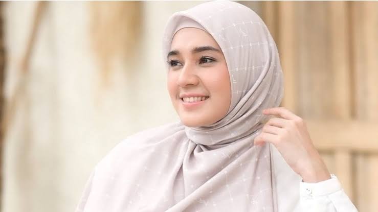 Artis Cantik Beri Dukungan Paskibra Muslimah Pakai Jilbab