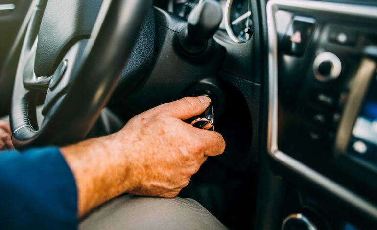 Bahaya Memanaskan Mobil Terlalu Lama
