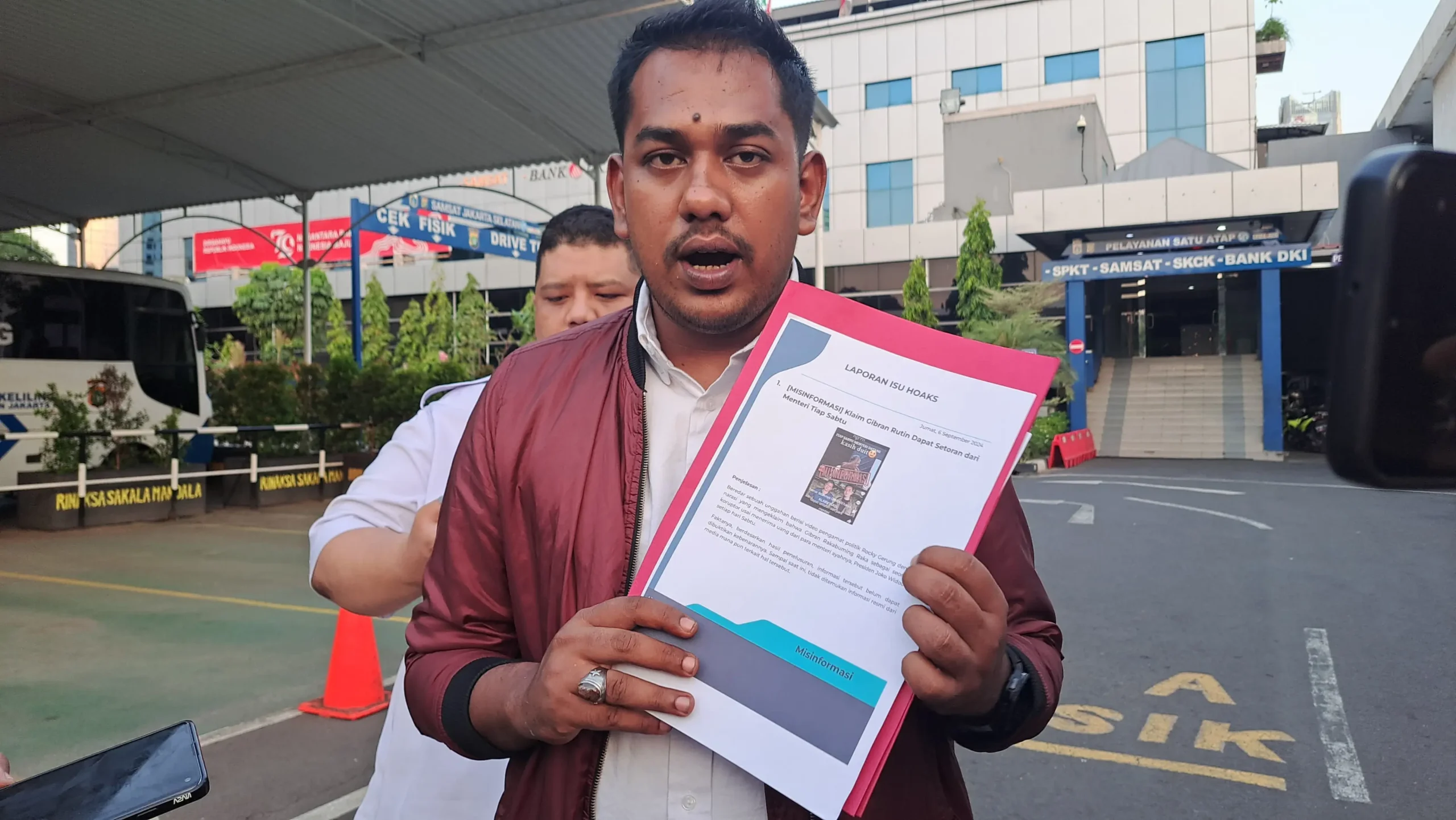 Rocky Gerung Dilaporkan ke Polisi, Kritiknya Terhadap Gibran Disebut Absurd