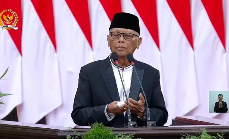 KH Anwar Iskandar Pimpin Doa Pelantikan Prabowo-Gibran