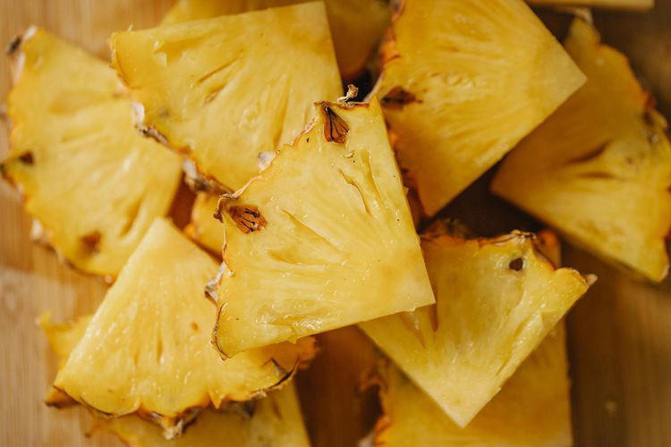 6 Manfaat Minum Air Rendaman Nanas Setiap Pagi, Apa Saja?