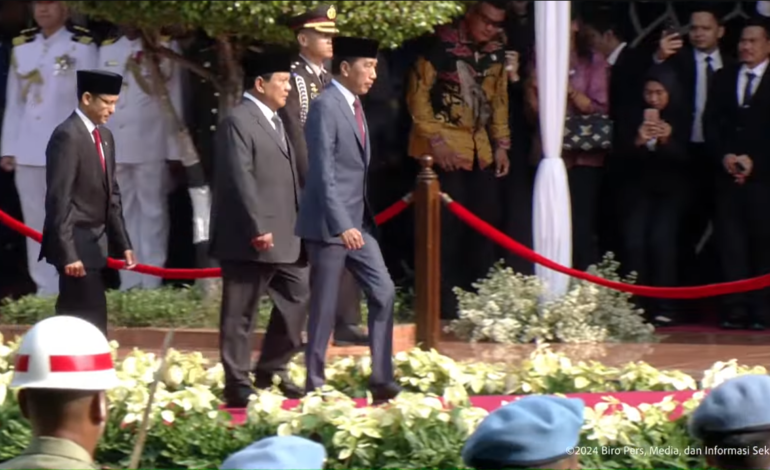 Jokowi Pimpin Upacara