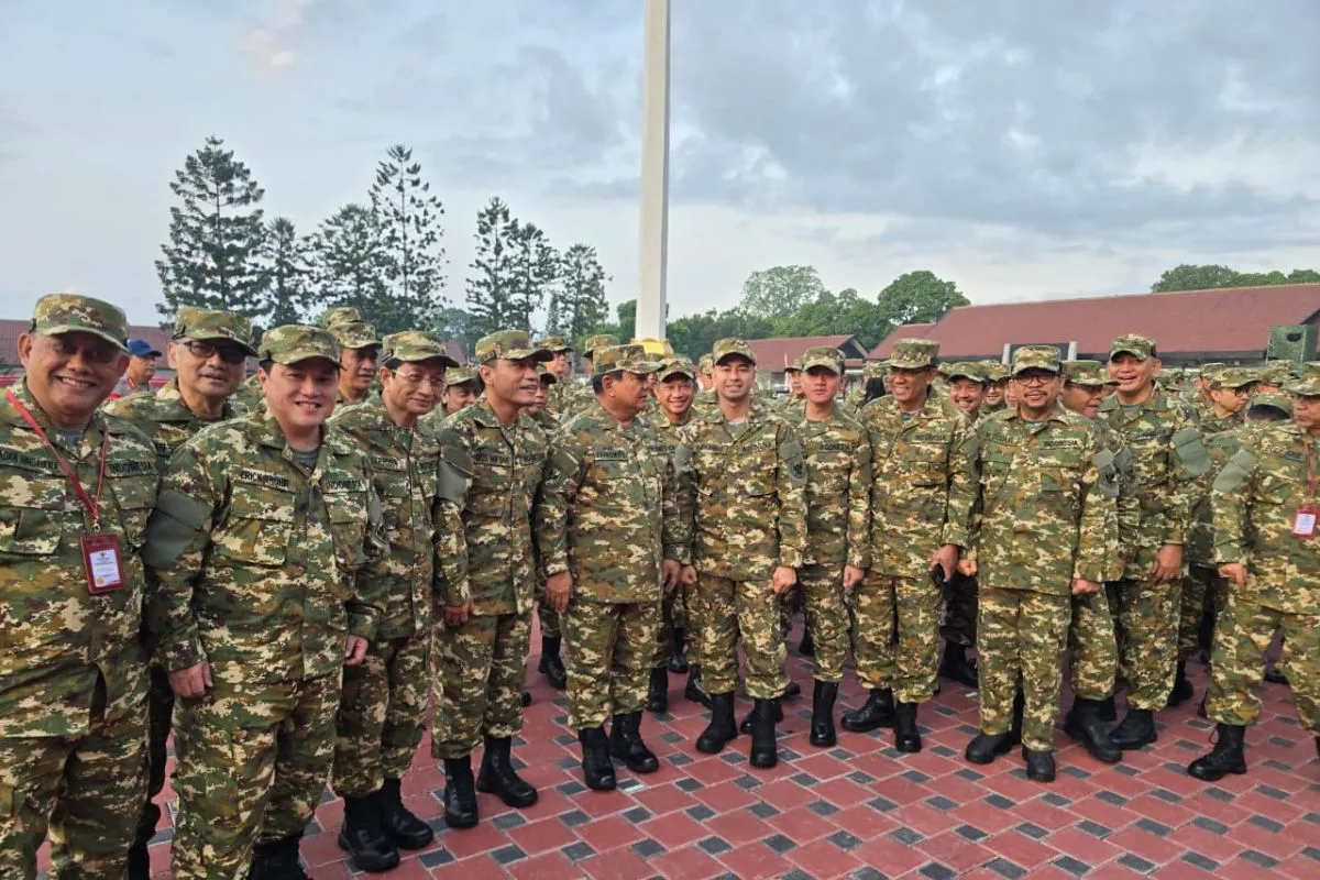 Kabinet Merah Putih Awali Hari Pertama di Akmil dengan Olahraga Bersama