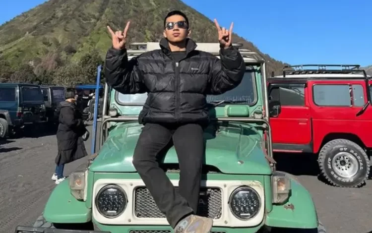 Postingan Roni Sebelum Hilang di Pantai Kedung Tumpang