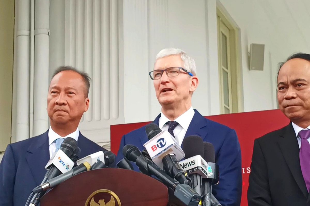 Apple Belum Lunasi Investasi di RI, Kebijakan Trump ‘America First’ Jadi Tantangan Baru