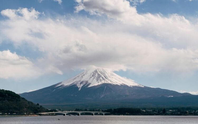 Gunung Fuji Tanpa Salju, Pertama Kali dalam 130 Tahun: Alarm Perubahan Iklim?
