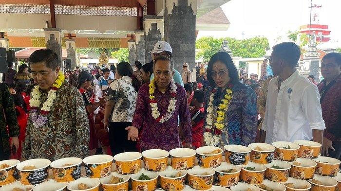 Forum Maritim Bali Rayakan Hari Ikan Nasional dengan Bagikan Ikan Segar